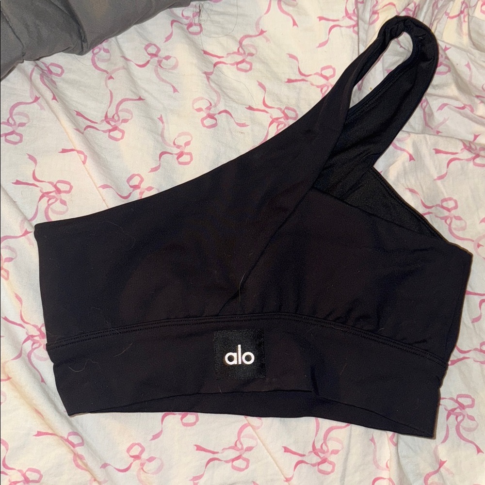 Pixie Bra | ALO Yoga | Size M ( sold out on their size ) | Black | BRAND NEW